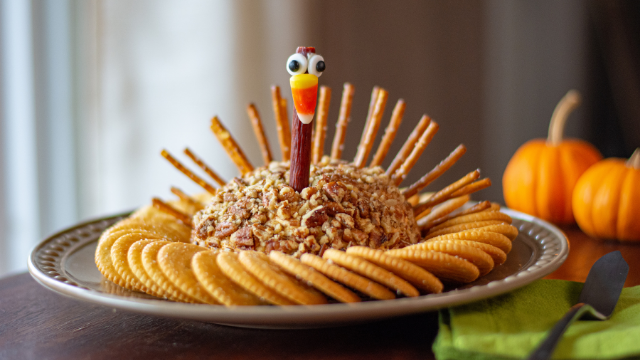 Turkey Cheeseball